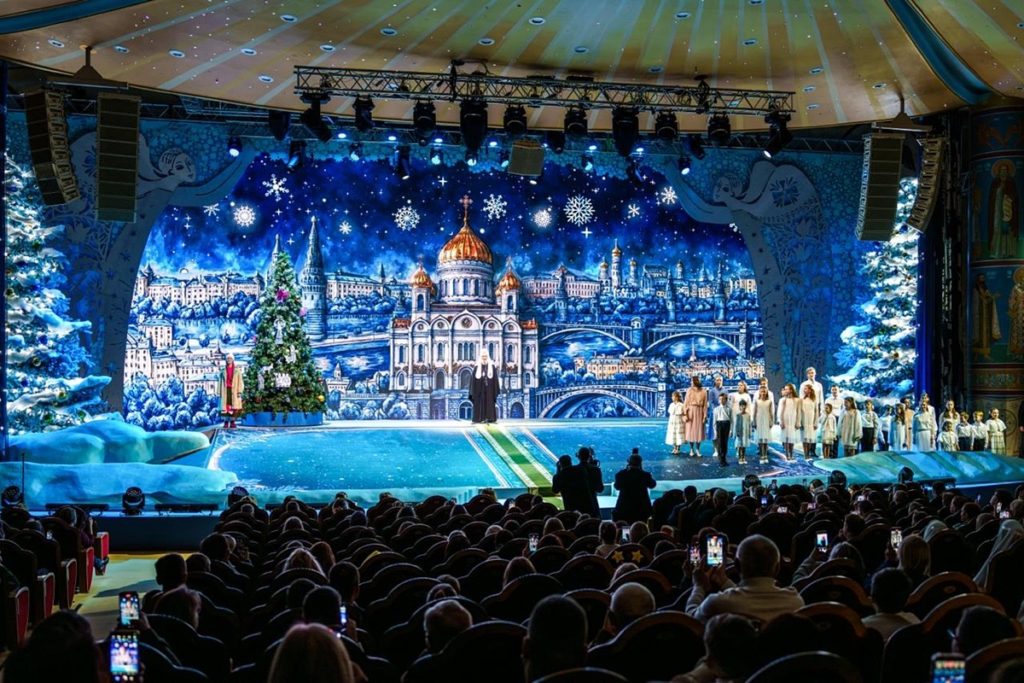 Святейший Патриарх Кирилл посетил Рождественскую елку в Храме Христа Спасителя