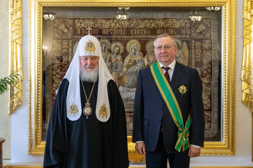 Святейший Патриарх Кирилл вручил президенту компании «Транснефть» Н.П. Токареву орден преподобного Сергия Радонежского I степени