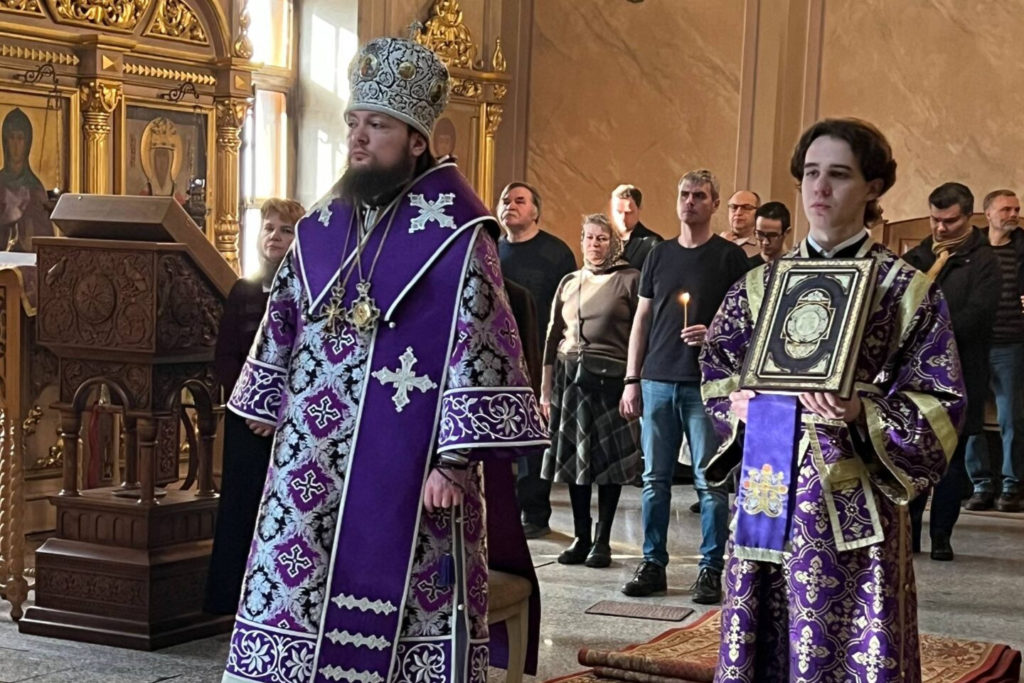 В день памяти мученика Вячеслава Чешского епископ Истринский Серафим совершил Литургию на подворье Православной Церкви Чешских земель и Словакии в Москве