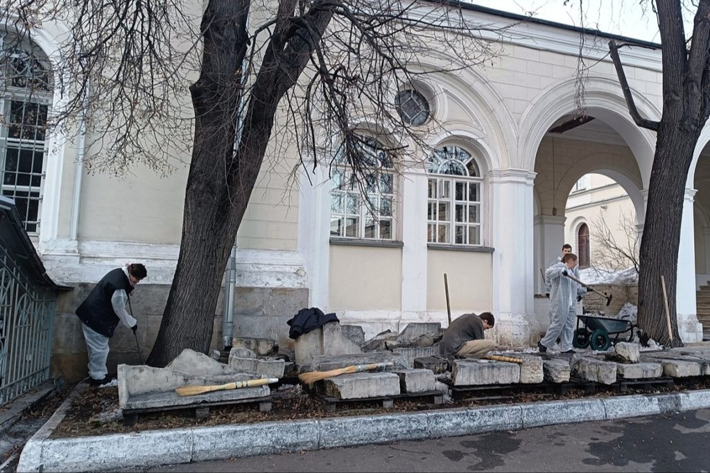 В Иоанно-Предтеченском ставропигиальном монастыре начались работы по реставрации и консервации некрополя