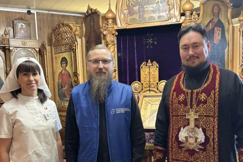 Епископ Череповецкий Игнатий посетил волонтеров Патриаршей гуманитарной миссии на служении в Белгороде и Курске