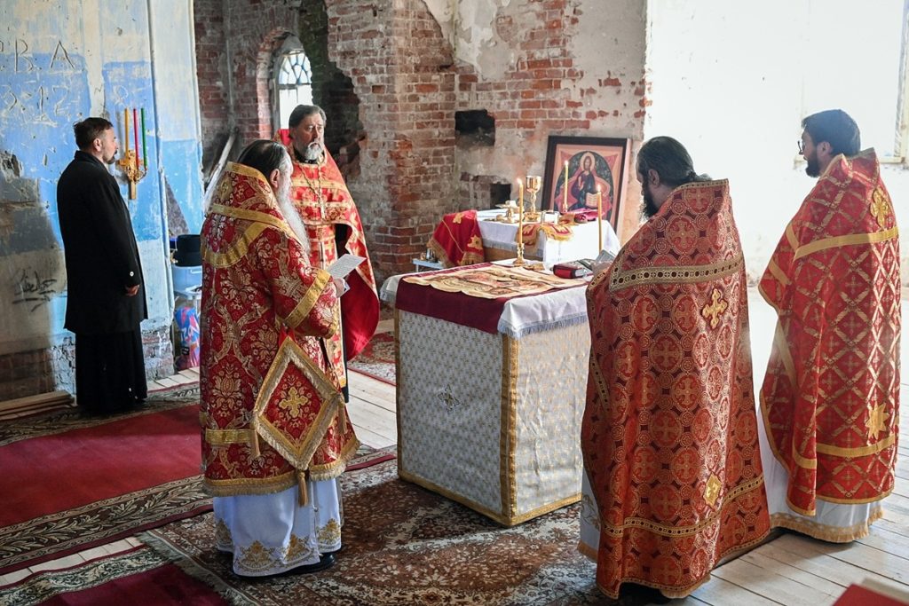 На подворье Новодевичьего ставропигиального монастыря в с. Вехручей Республики Карелия совершена Божественная литургия