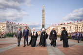Патриарший визит в Республику Беларусь. Возложение венка к Монументу Победы в Минске (фото)