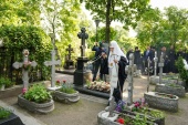 Патриарший визит в Санкт-Петербургскую митрополию. Посещение Александро-Невской лавры и Большеохтинского кладбища (фото)