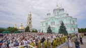 В день памяти преподобного Серафима Саровского в Свято-Троицком Серафимо-Дивеевском монастыре совершена праздничная Литургия (видео)