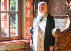 У Неділю 10-у після П'ятидесятниці Святіший Патріарх Кирил молився за Літургією в Олександро-Невському скиті поблизу Передєлкіна
